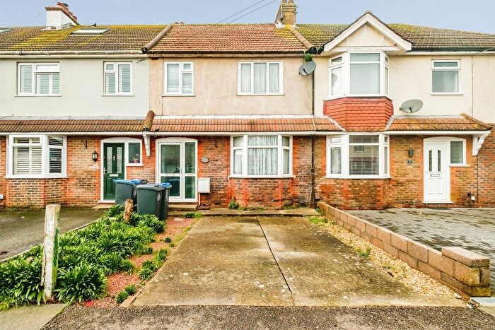 3 Bedroom Terraced House For Sale In Grand Avenue, Lancing, BN15