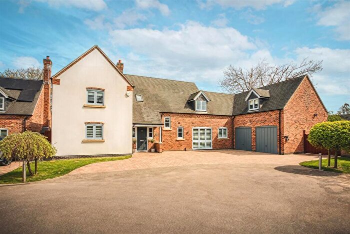 5 Bedroom Detached House For Sale In Trent Lane, Newton Solney, Derbyshire, DE15