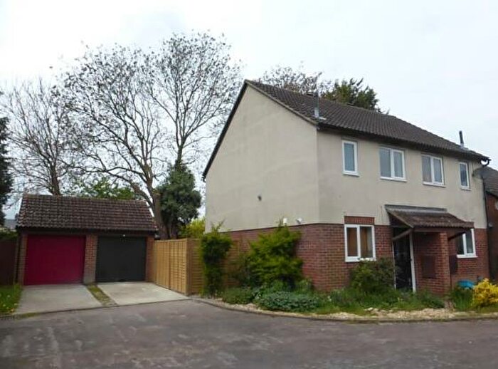 2 Bedroom House To Rent In Broadfields, Littlemore, Oxford, OX4