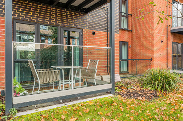 1 Bedroom Apartment For Sale In Wellington Road, Wokingham, Berkshire, RG40