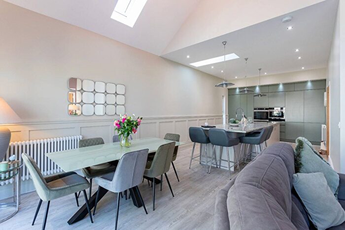 4 Bedroom Detached House For Sale In Venturefair Avenue, Dunfermline, Fife, KY12