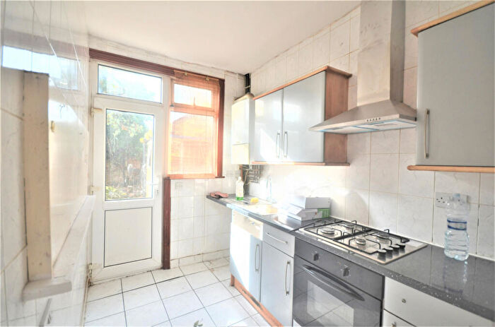 2 Bedroom Terraced House To Rent In Cranbrook Road, IG2