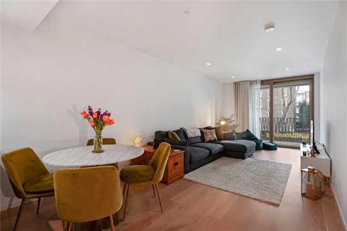 2 Bedroom Apartment For Sale In Bartholomew Close, London, EC1A