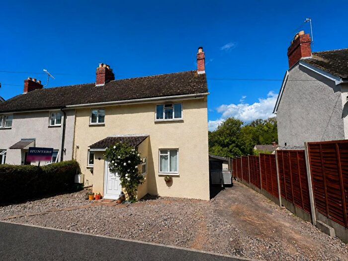 4 Bedroom Semi-detached House For Sale In First Avenue, Dursley, GL11