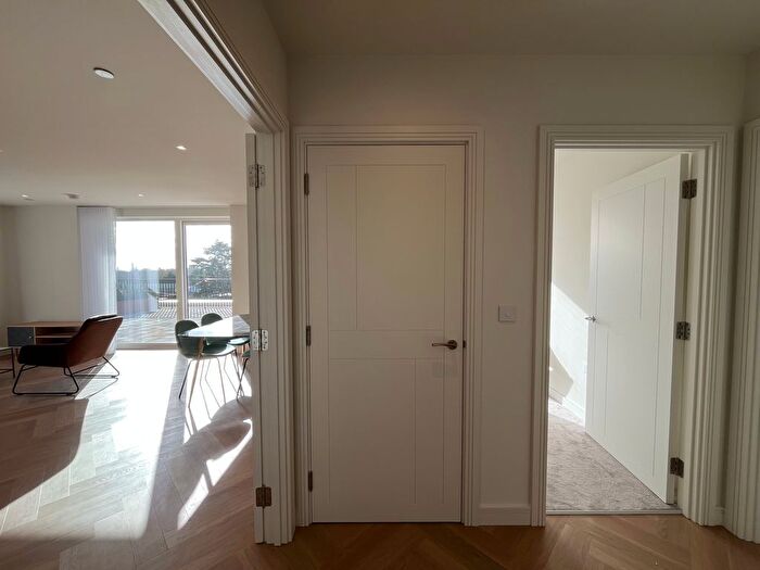 3 Bedroom Flat To Rent In The Hyde, London, NW9