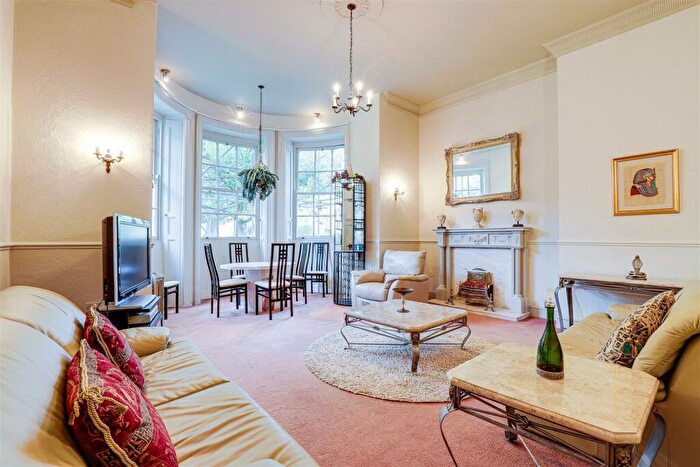 2 Bedroom Apartment For Sale In The Cedars, Sherwood, Nottinghamshire, NG5