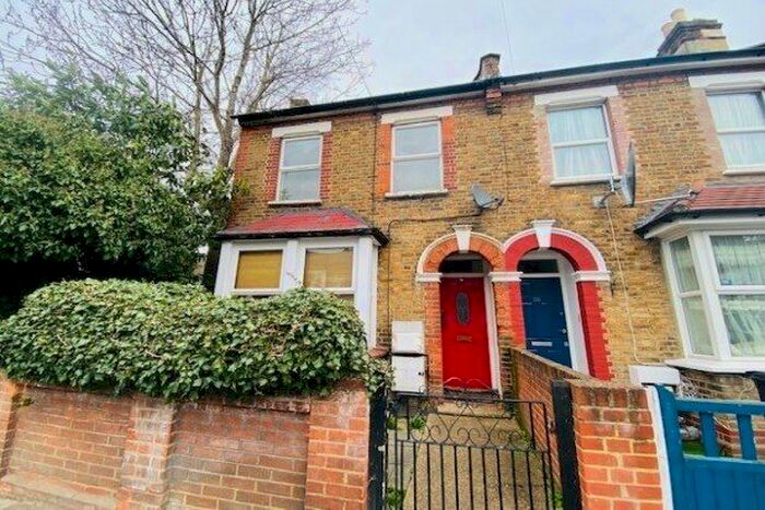 1 Bedroom Flat To Rent In Leighton Road, Enfield, EN1