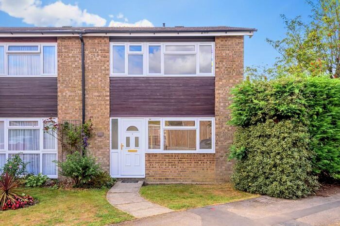 3 Bedroom End Of Terrace House To Rent In Ashfield Way, Hazlemere, HP15