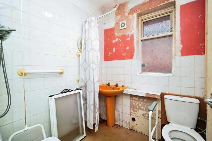 2 Bedroom Semi-Detached Bungalow For Sale In Sandbrook Lane, Wirral, CH46