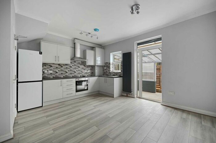 4 Bedroom Terraced House To Rent In Galloway Road, Shepherds Bush, London, W12