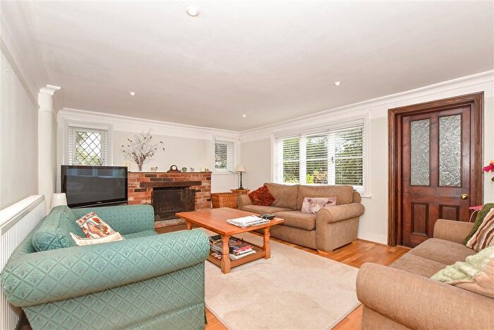 4 Bedroom Detached House For Sale In Collier Street, Tonbridge, Kent, TN12