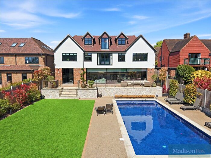 5 Bedroom Detached House For Sale In Loughton, Essex, IG10