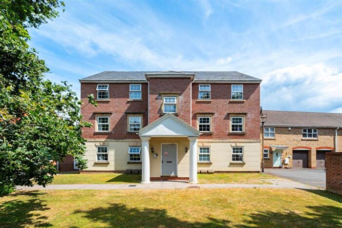 2 Bedroom Apartment To Rent In Trundalls Lane, Dickens Heath, B90