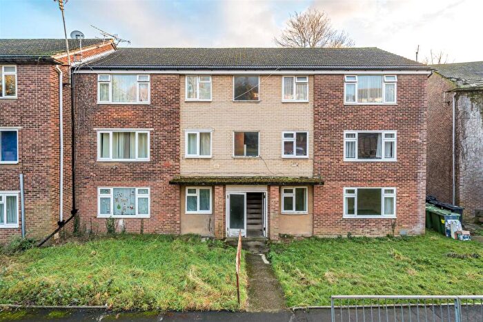 2 Bedroom Apartment For Sale In Roseholme, Maidstone, ME16