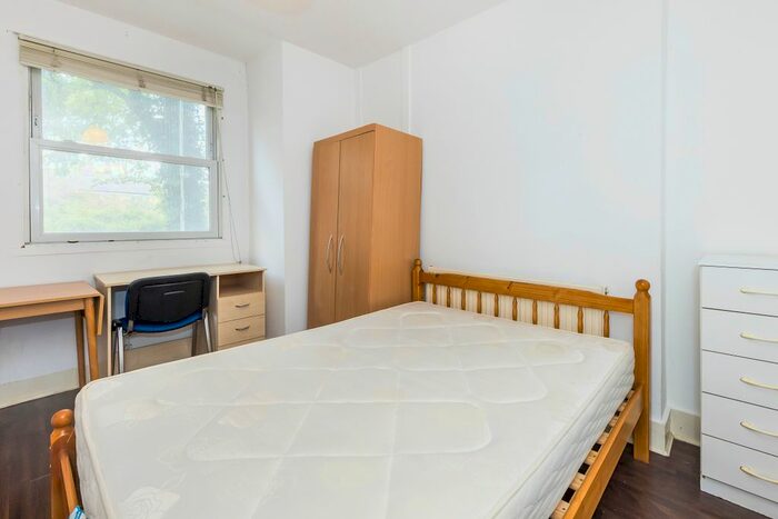 Studio To Rent In Warwick Road, Islington, N7