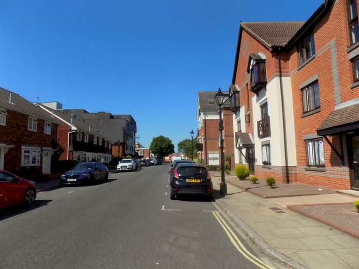 2 Bedroom Apartment To Rent In King Charles Street, Portsmouth, PO1