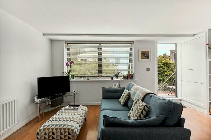 1 Bedroom Flat To Rent In Barnsbury Grove, Holloway, N7
