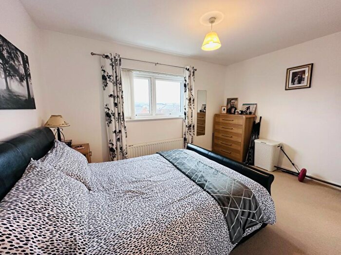 2 Bedroom Apartment To Rent In Guillemot Road, Portishead, BS20