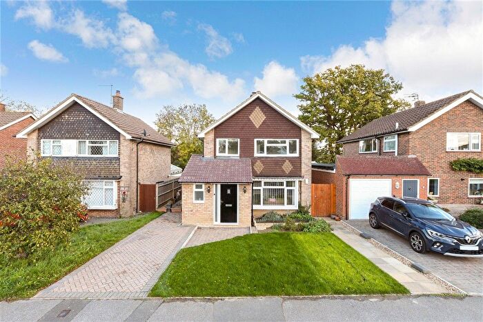 3 Bedroom Detached House For Sale In Benhams Drive, Horley, Surrey, RH6