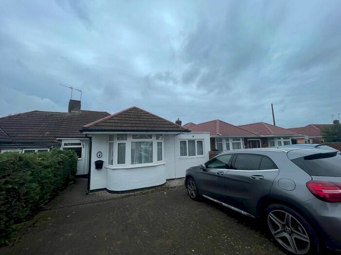 3 Bedroom Detached Bungalow To Rent In Chaplin Rd, Wembley, Middlesex, HA0