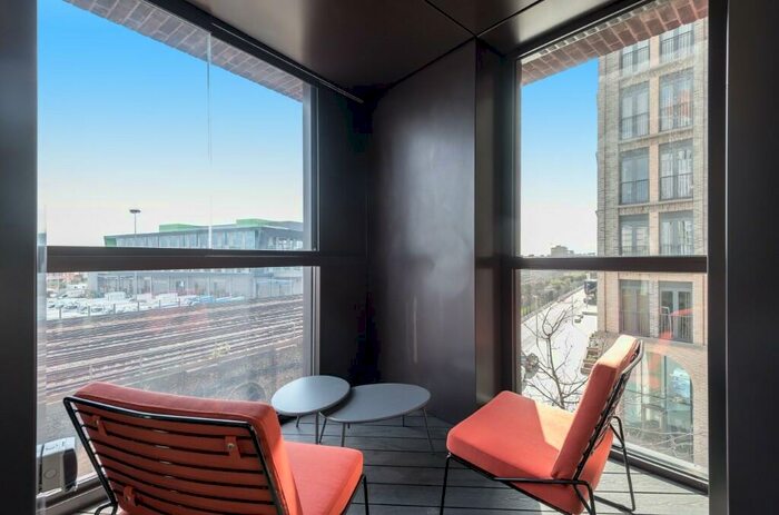 2 Bedroom Apartment To Rent In Thornes House, London, SW11