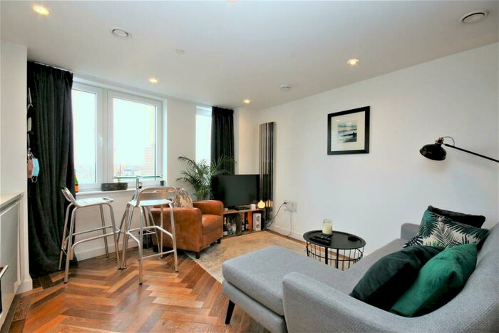 Apartment To Rent In Eagle Point, City Road, EC1V