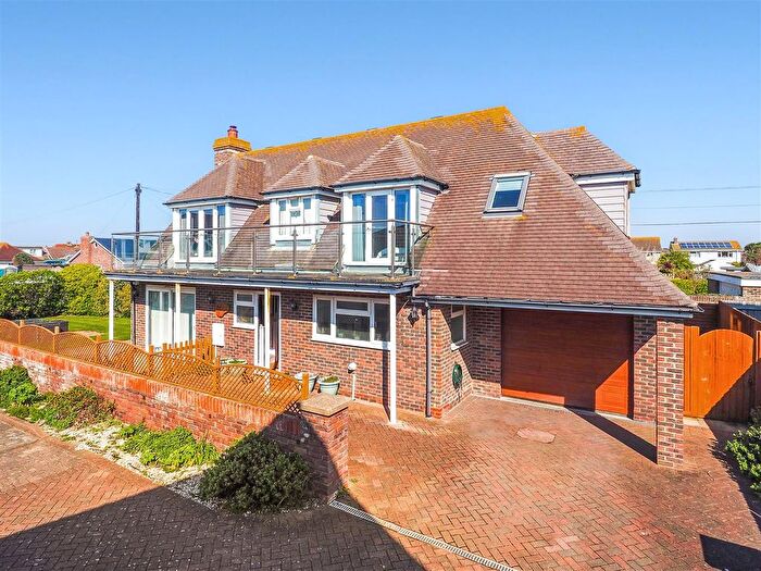 4 Bedroom Detached House For Sale In Barn Walk, East Wittering, Chichester, PO20
