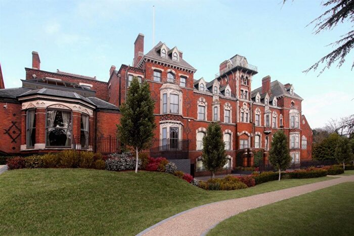 3 Bedroom Flat To Rent In Royal Sutton Place, King Edwards Square, Sutton Coldfield, B73