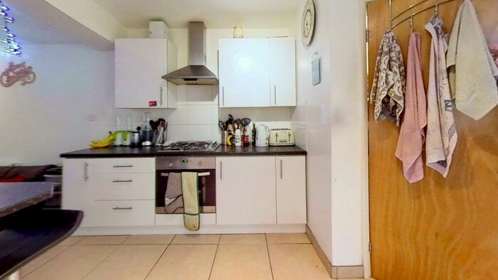 6 Bedroom House To Rent In Heeley Road, Birmingham, B29