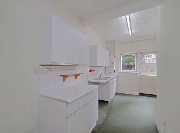 1 Bedroom Flat For Sale In A Bolingbroke Road, Kensington, London, W14