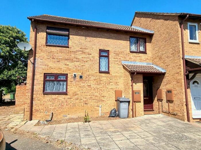 3 Bedroom End Of Terrace House To Rent In Senwick Drive, Wellingborough, Northamptonshire., NN8