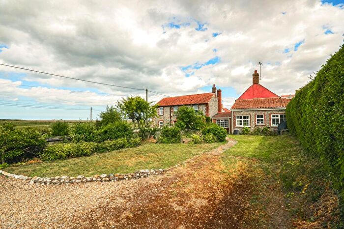 2 Bedroom Cottage To Rent In Grouts Lane, Salthouse, NR25