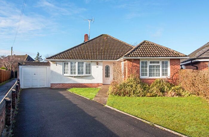 2 Bedroom Detached Bungalow For Sale In Fairmead Walk, Cowplain, PO8