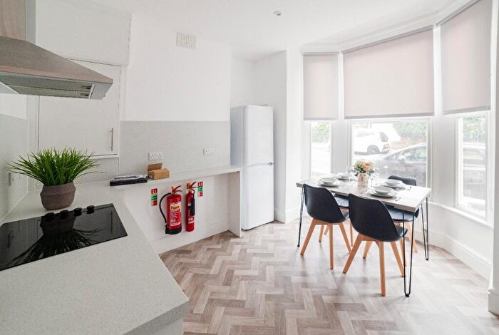 4 Bedroom House To Rent In Hucknall Road, Nottingham, Nottinghamshire, NG5