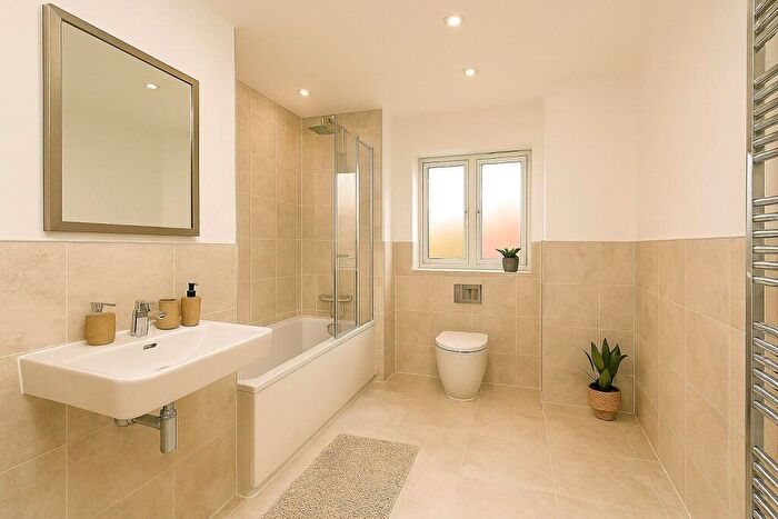 4 Bedroom Detached House For Sale In Weavers Grange, London Road, Bozeat, NN29