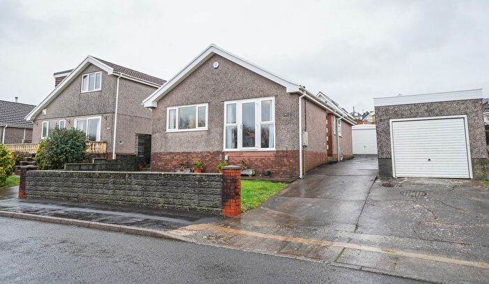 3 Bedroom Bungalow For Sale In Gelli Glas Road, Swansea, SA6
