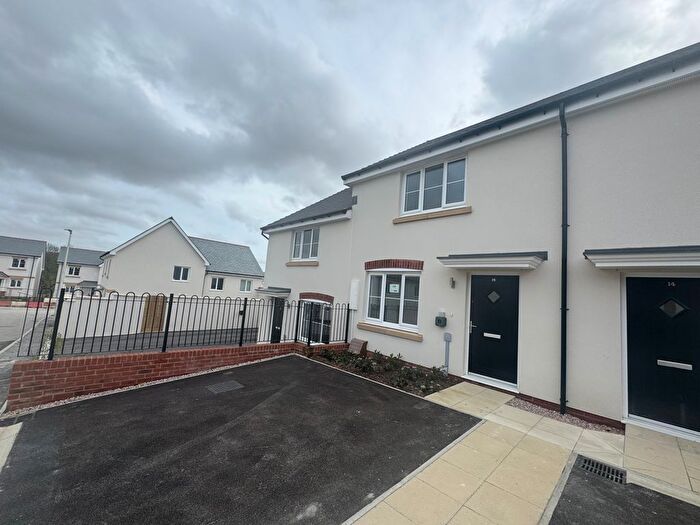 2 Bedroom Property To Rent In Brentor Place, Tavistock, PL19