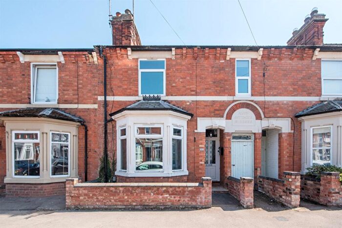 2 Bedroom Terraced House For Sale In Hawthorn Road, Kettering, NN15