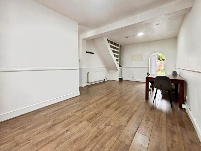 2 Bedroom Terraced House For Sale In Kingsland Road, London, E13