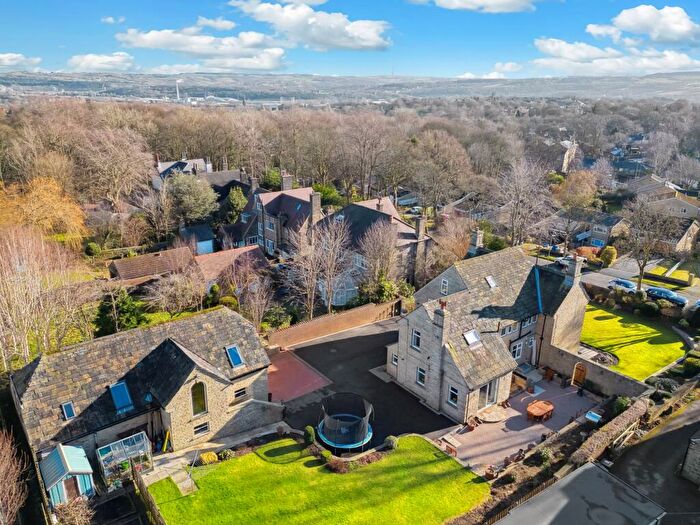 5 Bedroom Detached House For Sale In Talbot Avenue, Huddersfield, HD3