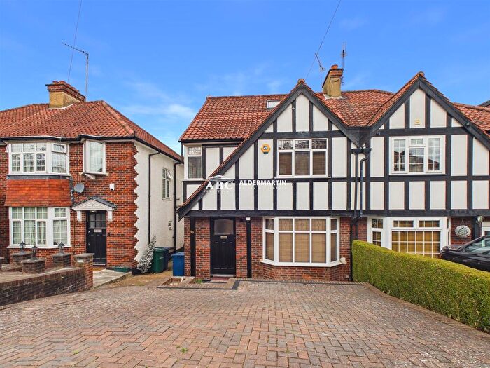 4 Bedroom Semi Detached House For Sale In Farm Road, Edgware, HA8