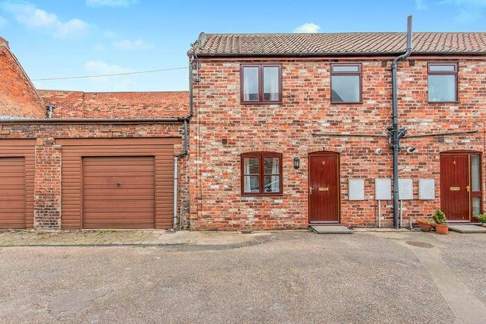 1 Bedroom Semi-Detached House To Rent In Turners Square, Selby, North Yorkshire, YO8