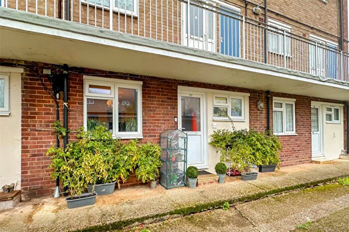 1 Bedroom Flat For Sale In Hughenden Road, St. Albans, Hertfordshire, AL4