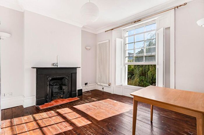 4 Bedroom Terraced House To Rent In Englefield Road, De Beauvoir Town, N1