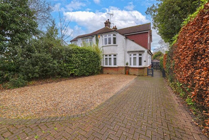 3 Bedroom Semi-Detached House For Sale In Tonbridge Road, Teston, Maidstone, ME18