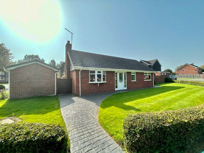 2 Bedroom Bungalow To Rent In St. Peters Way, Mickle Trafford, Chester, CH2