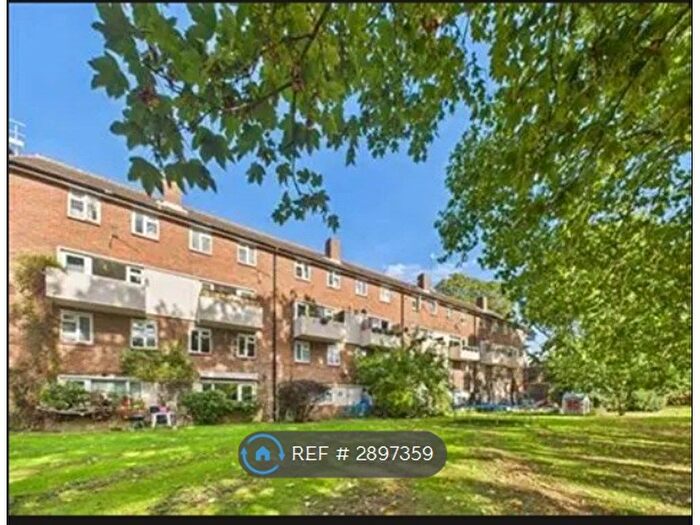 2 Bedroom Maisonette To Rent In Leeson House, Twickenham, TW1