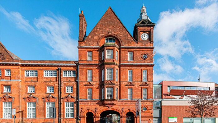 3 Bedroom Flat For Sale In Tiltman Place, Islington, London, N7