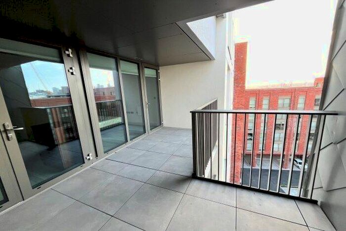 2 Bedroom Flat To Rent In Apex Lofts, Birmingham, B12