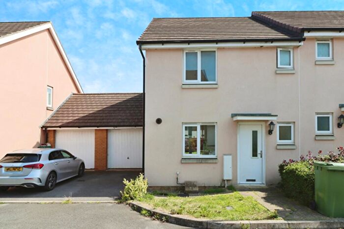 3 Bedroom Semi-Detached House For Sale In Elm Hayes Road, Bristol, Avon, BS34